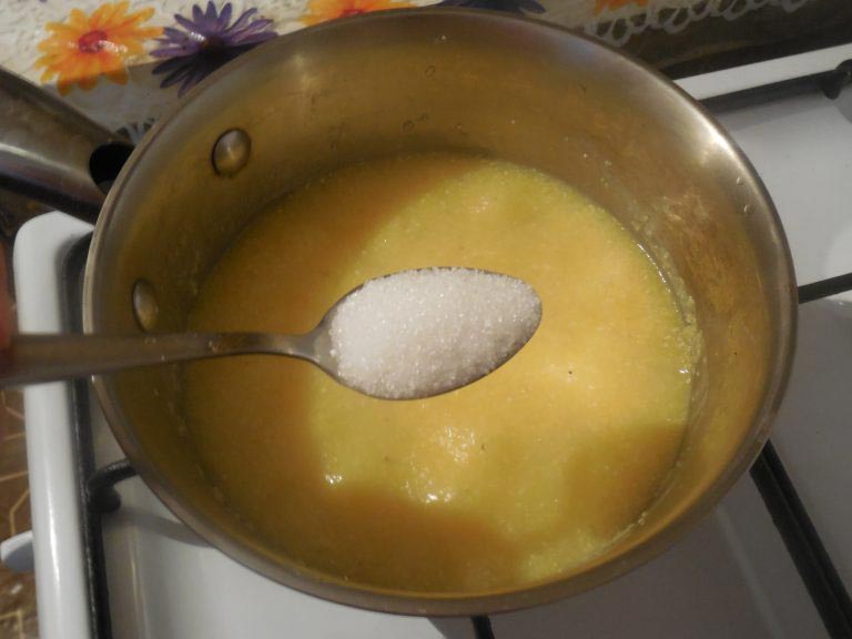 Кукурузная каша рецепт на воде как варить. Как сварить кукурузную кашу на воде. Как варить кукурузную крупу на воде. Как приготовить кашу с маслом. Как варить кукурузную кашу.
